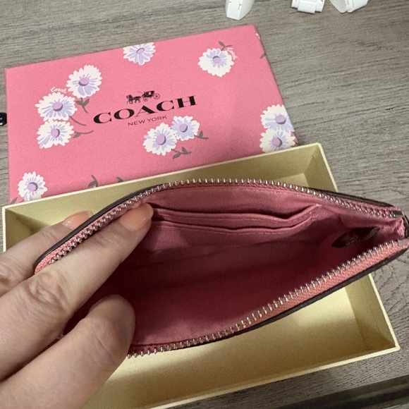 Coach wristlet - Picture 3 of 6